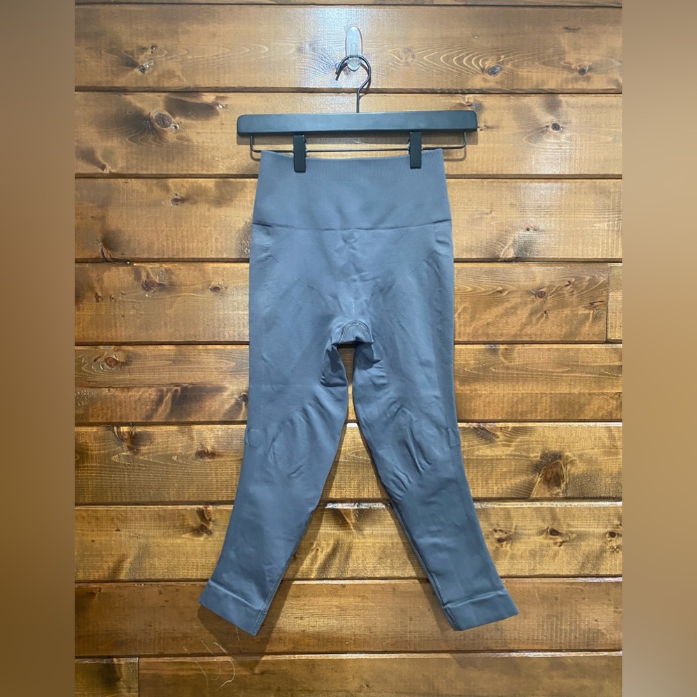 Lululemon Battleship Grey In The Zone Seamless Leggings